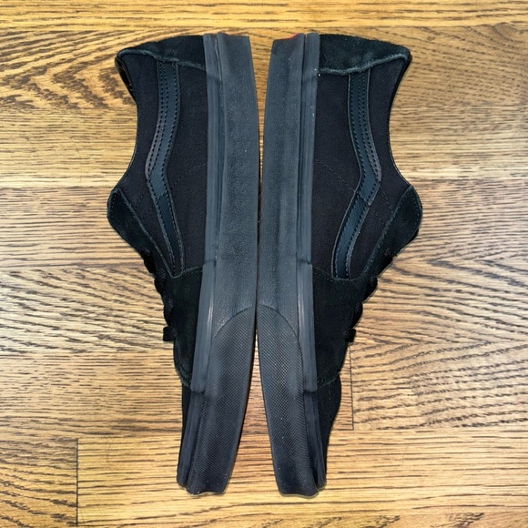 Vans Old Skool Low-Top Black Suede Mens Size 9.5 Womens Size 11 - Picture 2 of 11